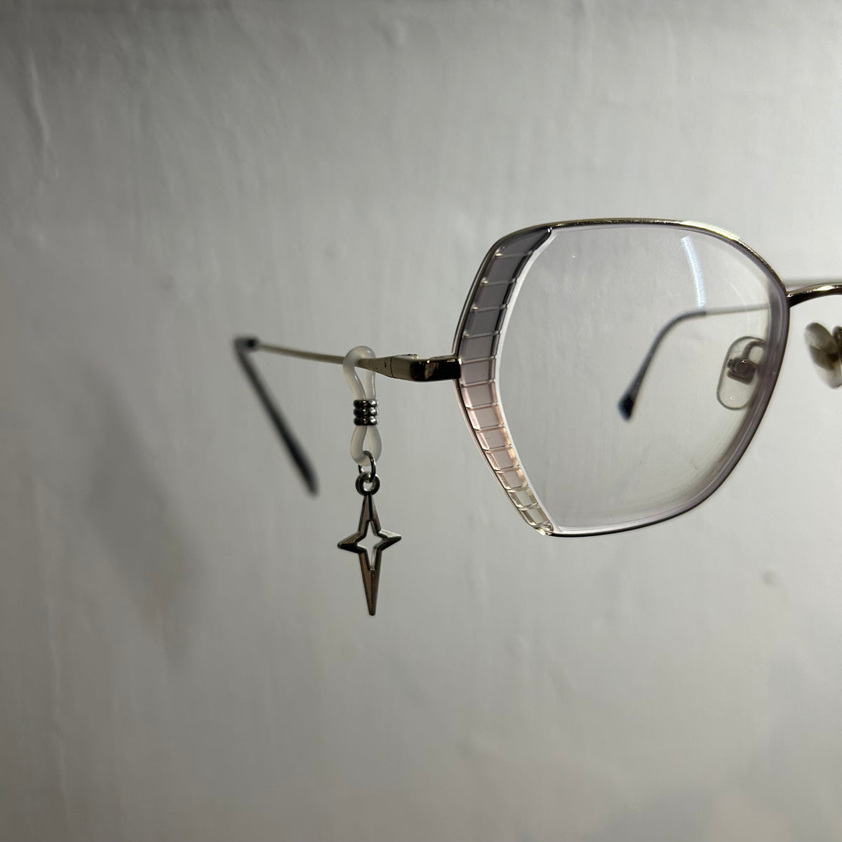 sparkle glasses charm