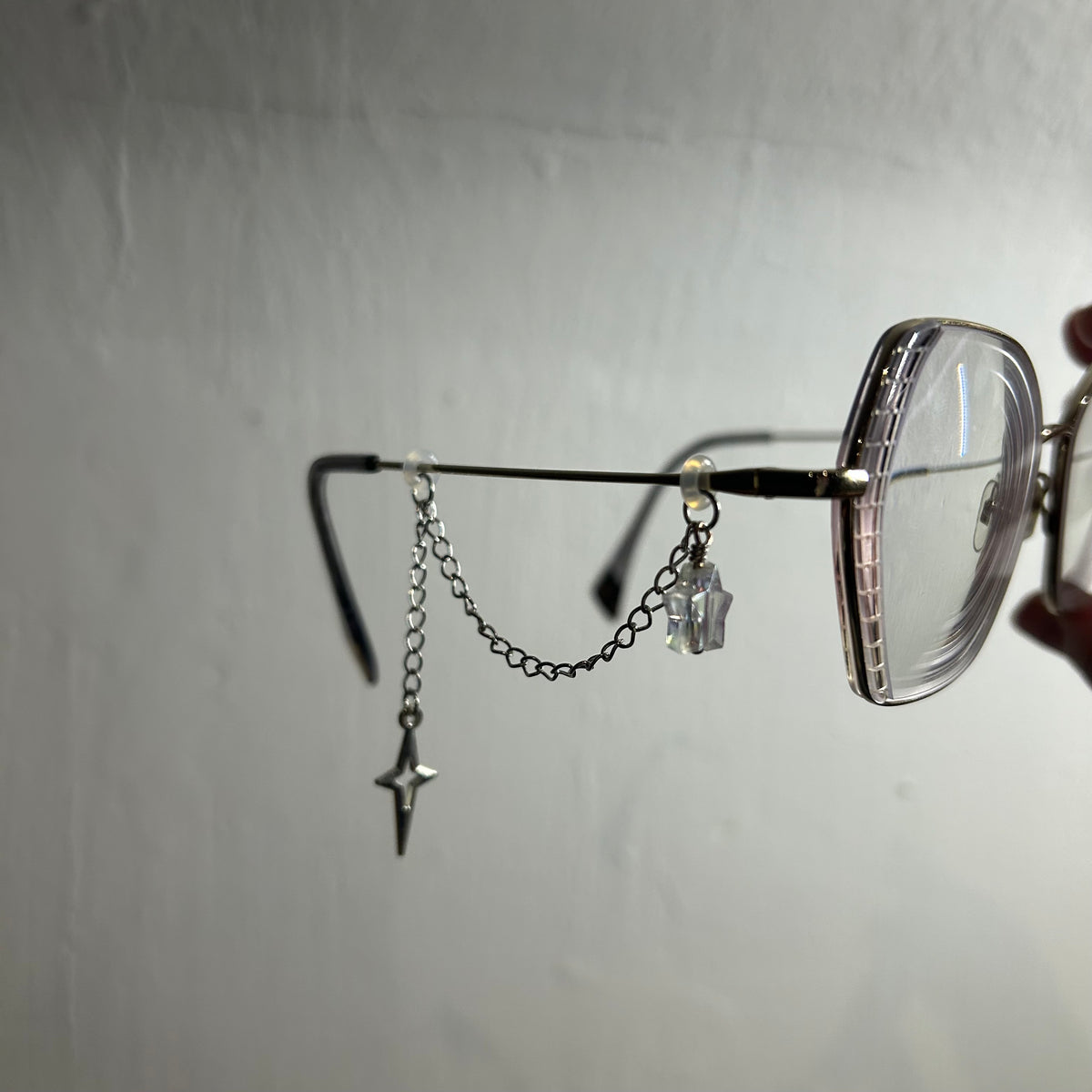 sparkle chain glasses charm